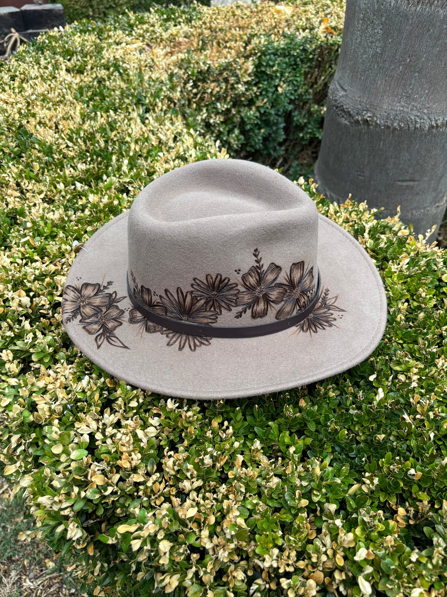 Snowy River Wall Flower Burnt Hat