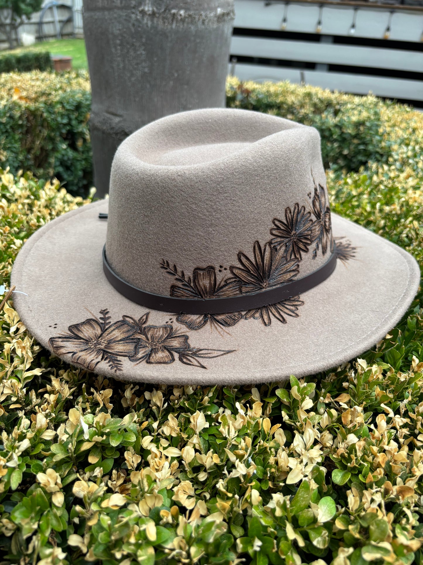 Snowy River Wall Flower Burnt Hat