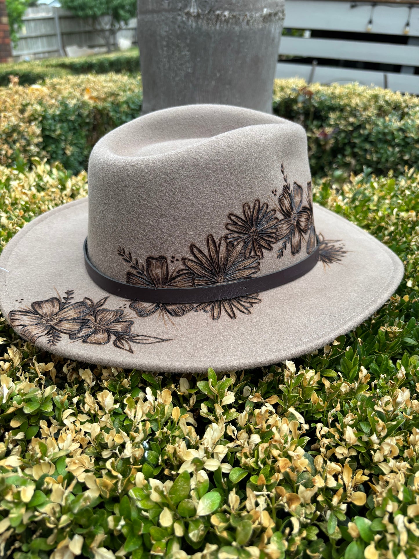 Snowy River Wall Flower Burnt Hat