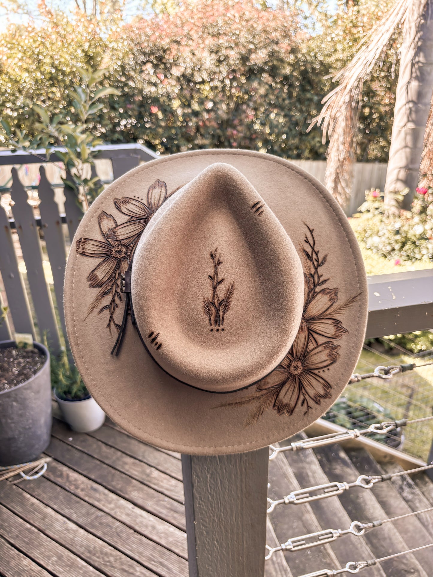 Dust & Petals Burnt Hat