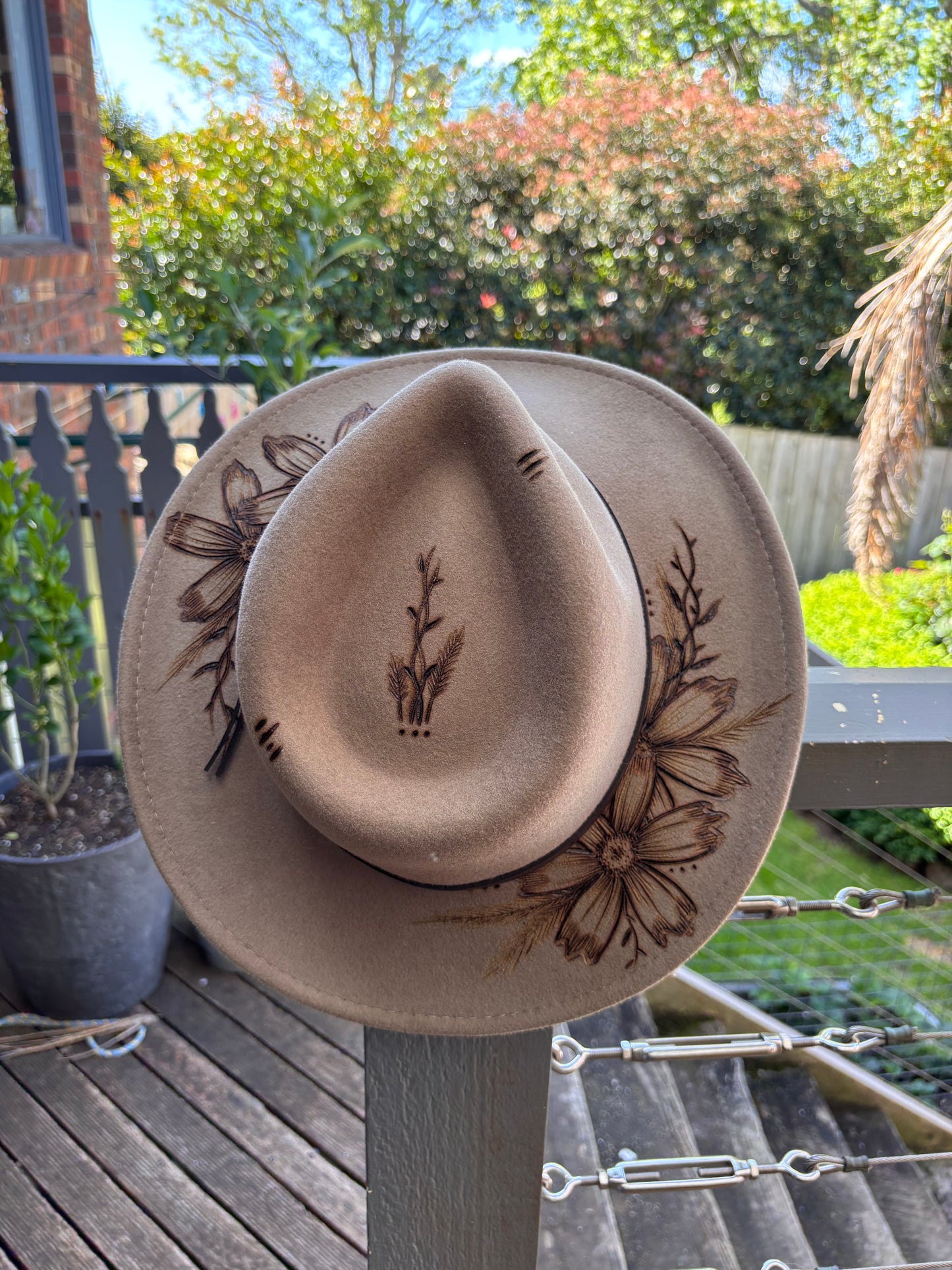 Dust & Petals Burnt Hat