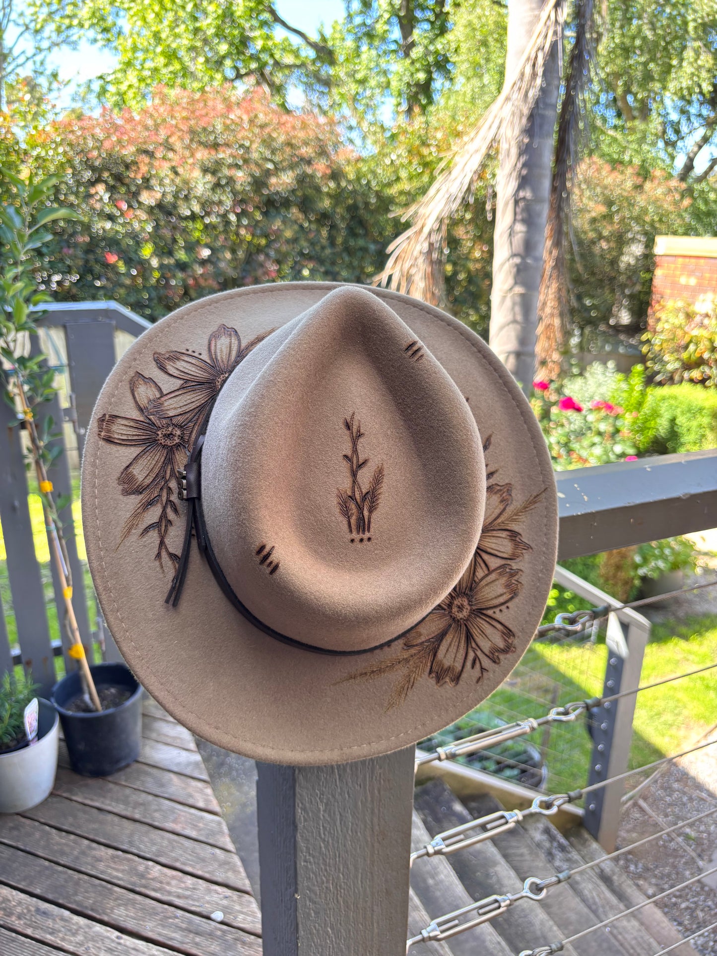 Dust & Petals Burnt Hat
