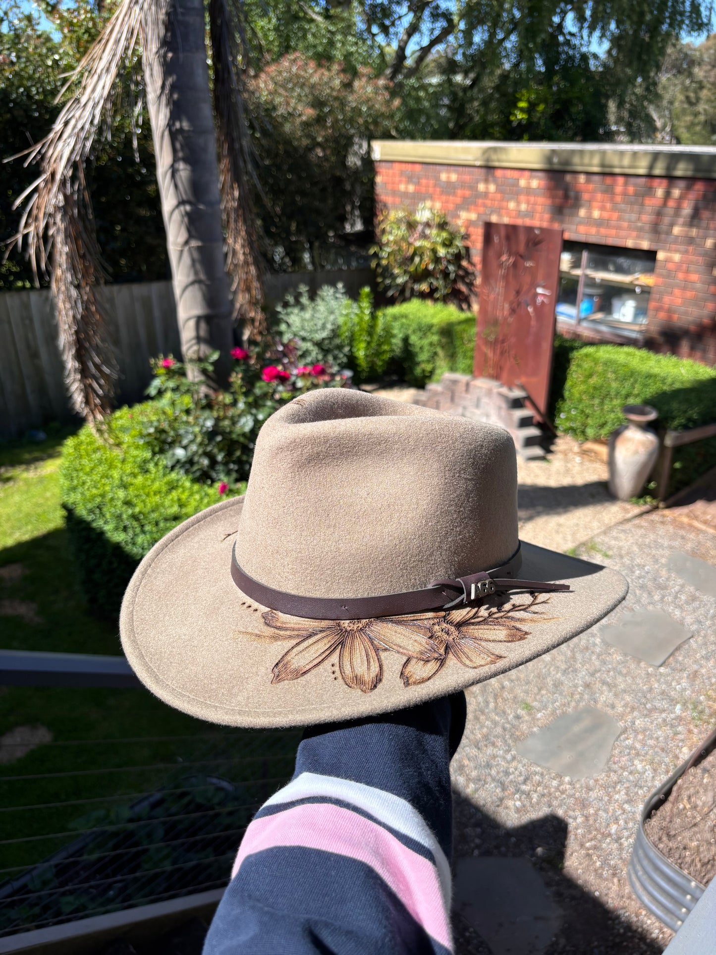 Dust & Petals Burnt Hat