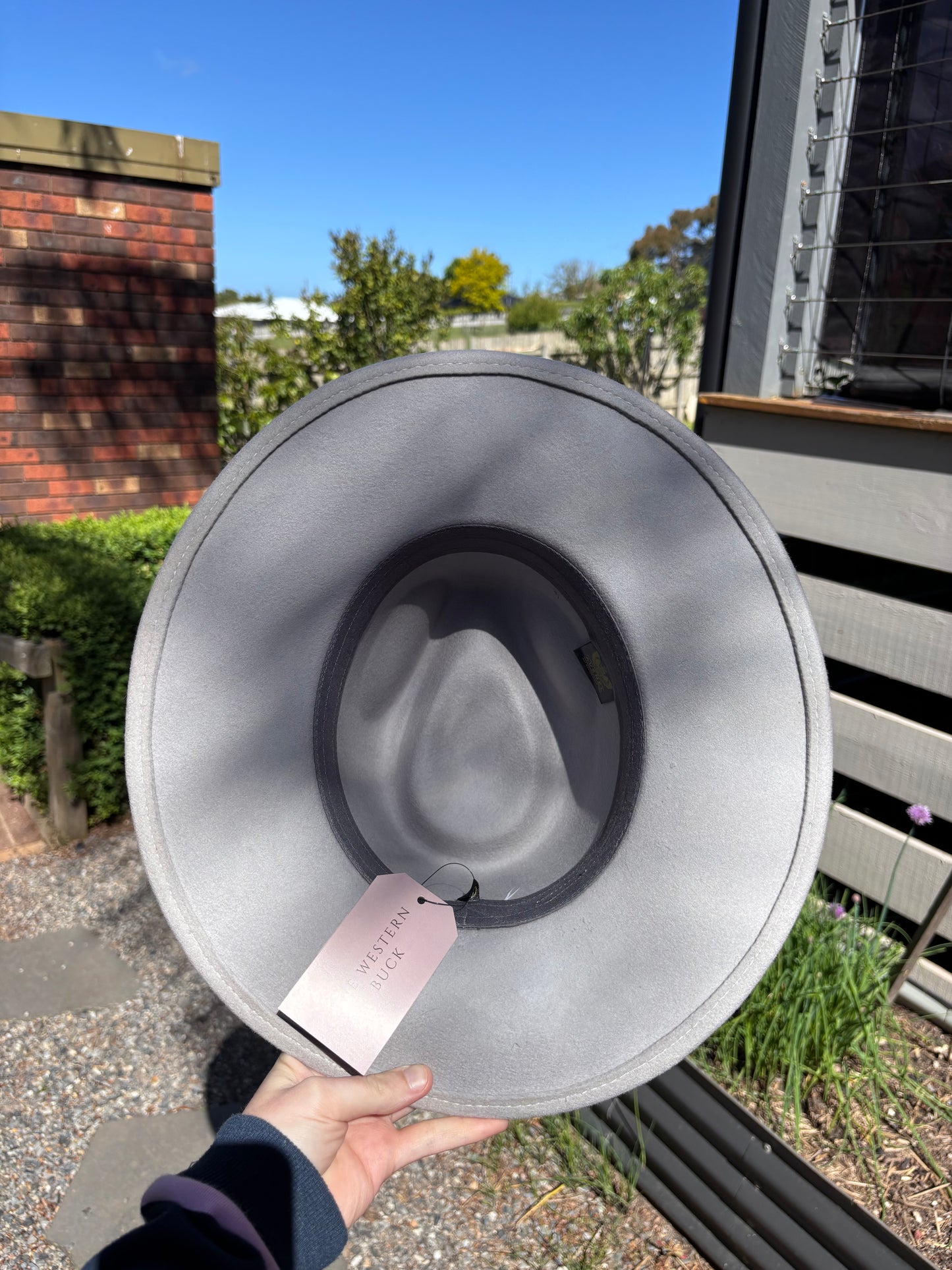 Silver Meadow Hat Burn