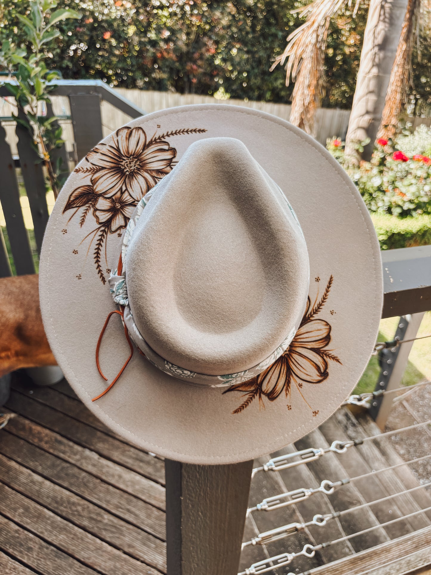 Silver Meadow Hat Burn