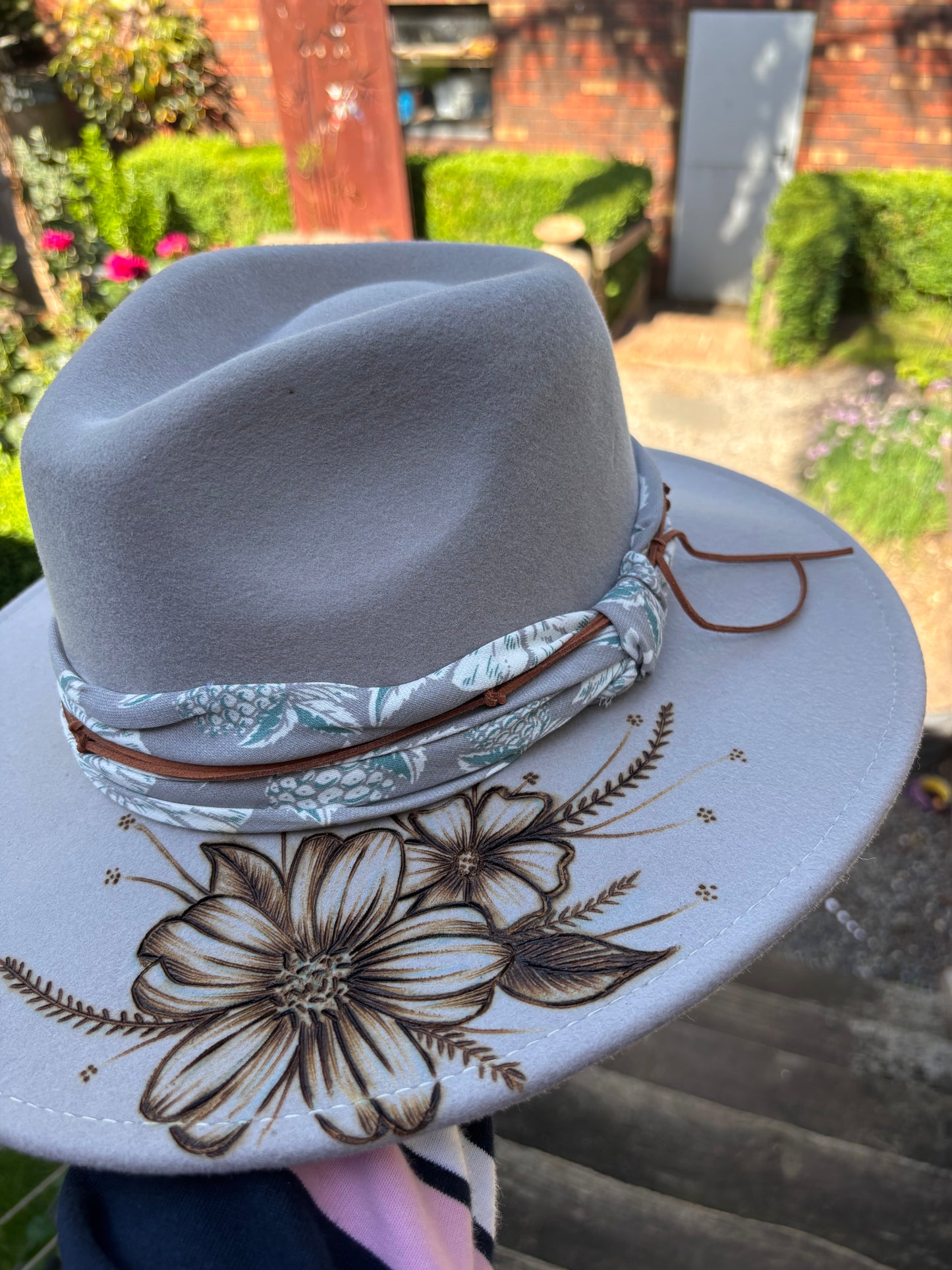 Silver Meadow Hat Burn