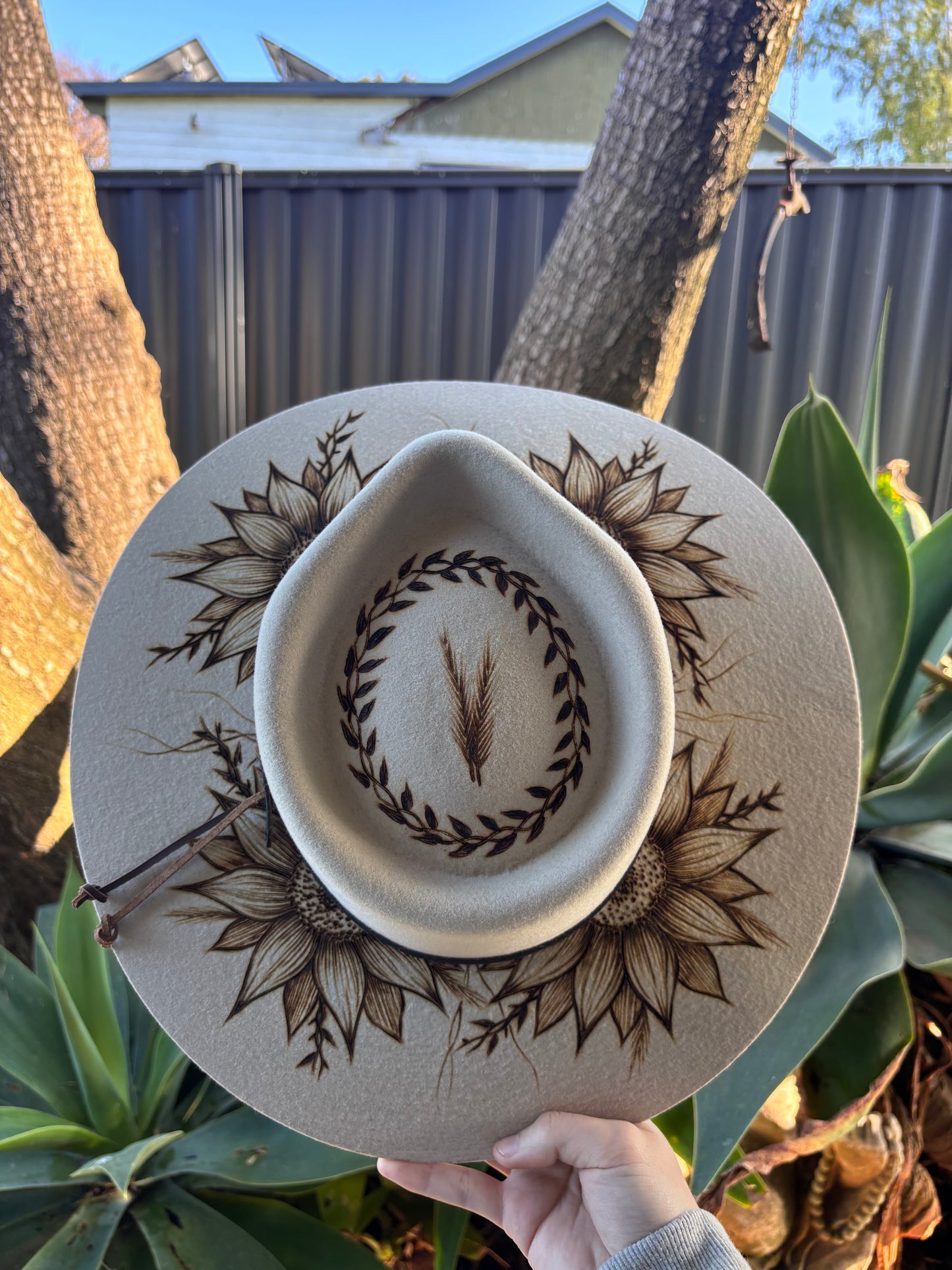 Big Australian Sunflower Crown Burnt Hat